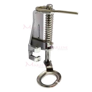 Calcador para quilting livre com mola em metal base aberta para máquina doméstica.