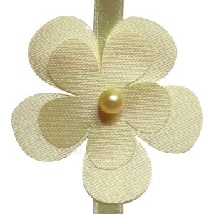 Flor de cetim com pérolas com 1m (20 pétalas)