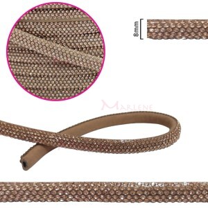 Tubo de strass (strass meia cana) 8mm BMZ08-3 por metro